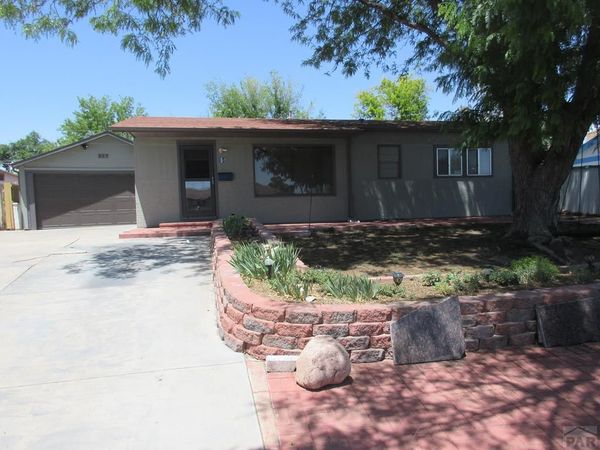1629 Englewood Dr, Pueblo, CO 81005