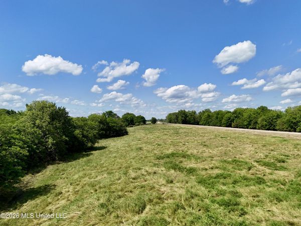 00002 Levee Maintenance Road, Redwood, MS 39156