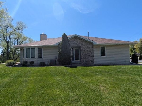 2721 9TH AVENUE, Oshkosh, WI 54904