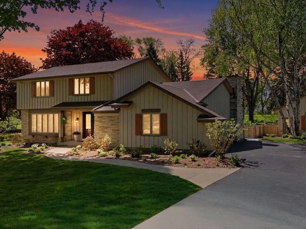 8845 Meadow LANE, Franklin, WI 53132