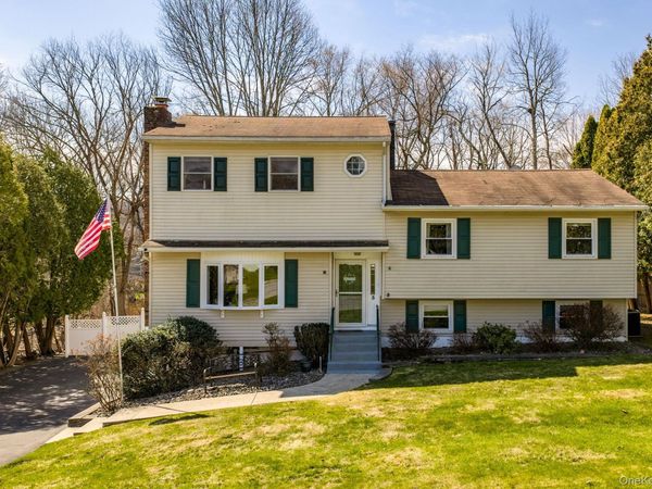 3 Puritan Lane , Washingtonville, NY 10992