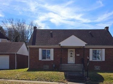 1521 Nicholear Avenue, Coshocton, OH 43812