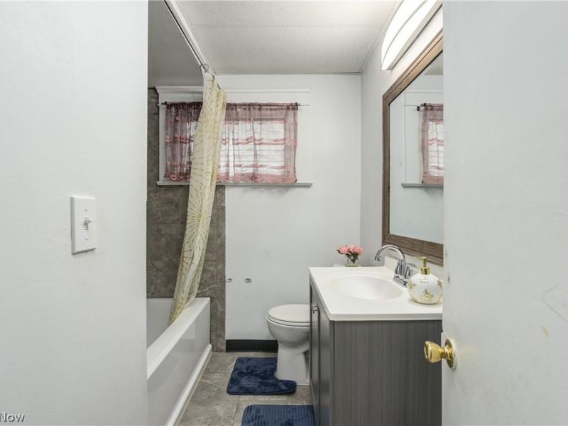1631 Cohassett Avenue, Lakewood, OH 44107 Photo 9