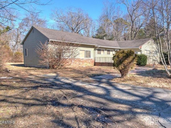 192 W 5th Street , Howell, NJ 07731