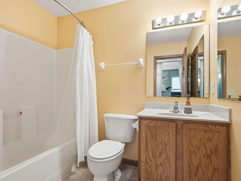 3039 Cumberland Woods Drive, Columbus, OH 43219 Photo 24