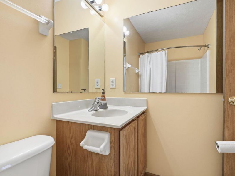 3039 Cumberland Woods Drive, Columbus, OH 43219 Photo 25