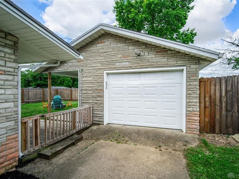 1189 Share Drive, Riverside, OH 45432 Photo 3