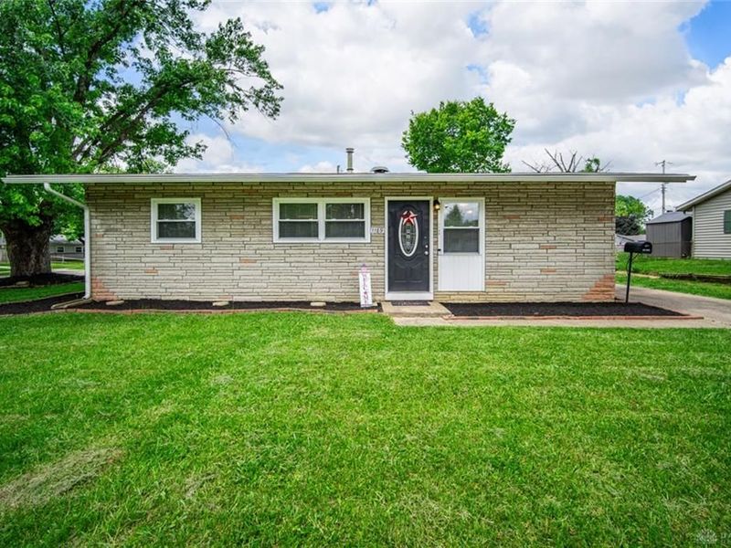 1189 Share Drive, Riverside, OH 45432 Photo 5