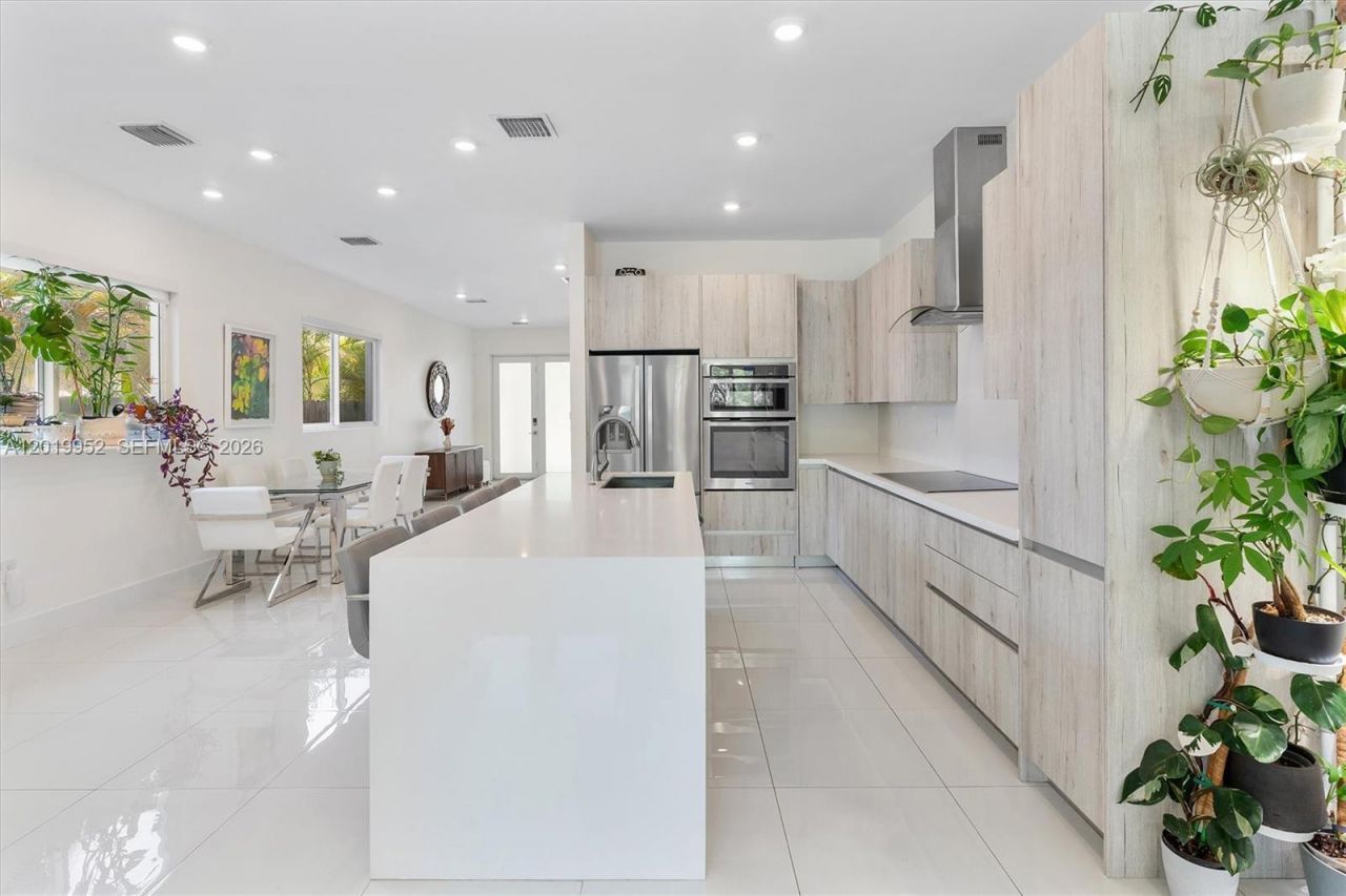 2920 SW 25th Ter, Unit B, Miami, FL 33133 Photo