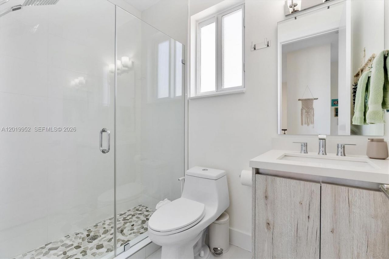 2920 SW 25th Ter, Unit B, Miami, FL 33133 Photo