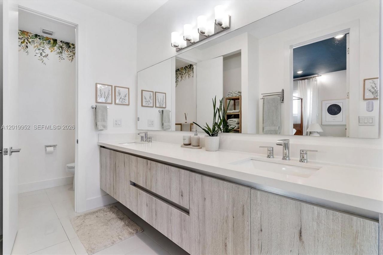 2920 SW 25th Ter, Unit B, Miami, FL 33133 Photo
