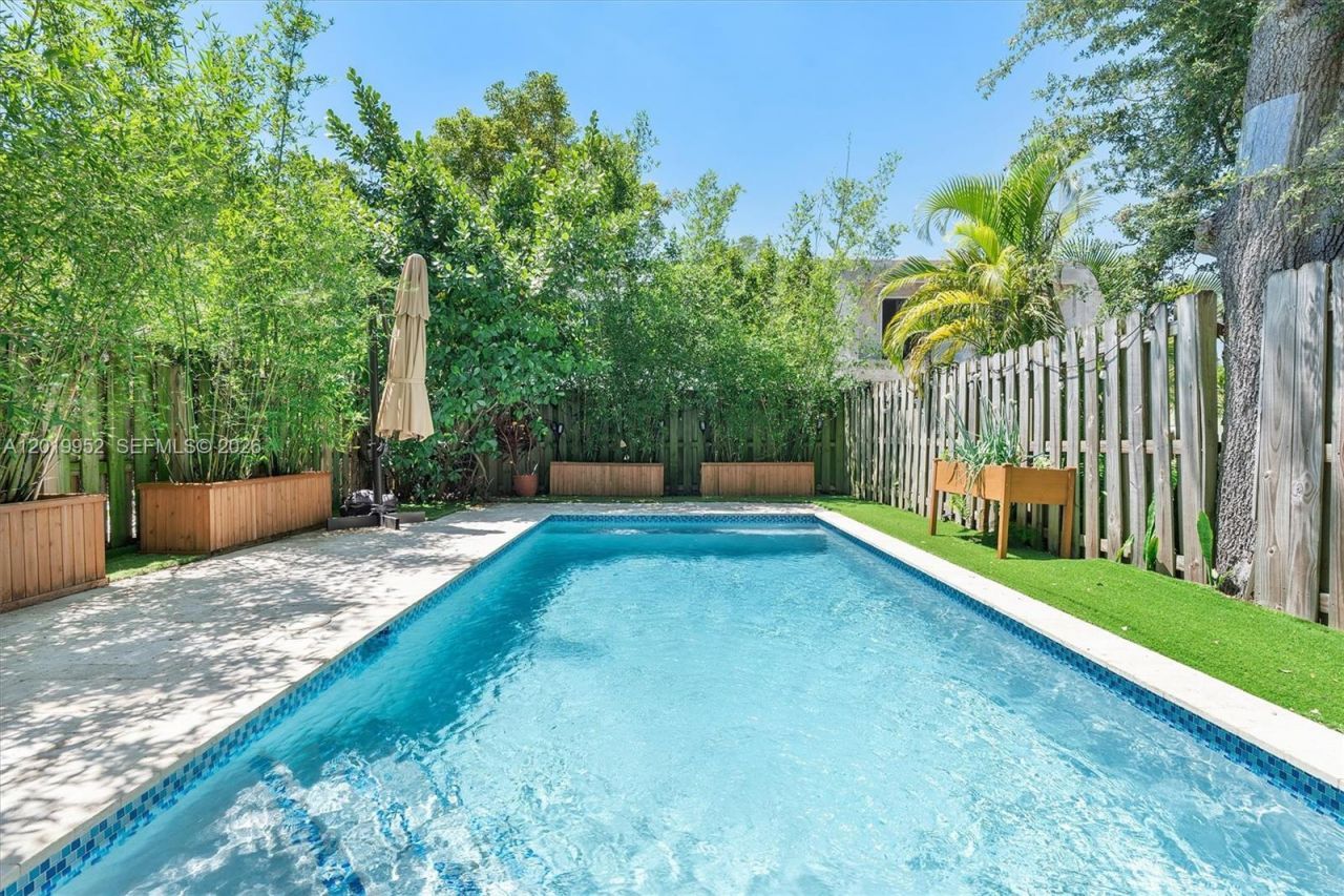2920 SW 25th Ter, Unit B, Miami, FL 33133 Photo
