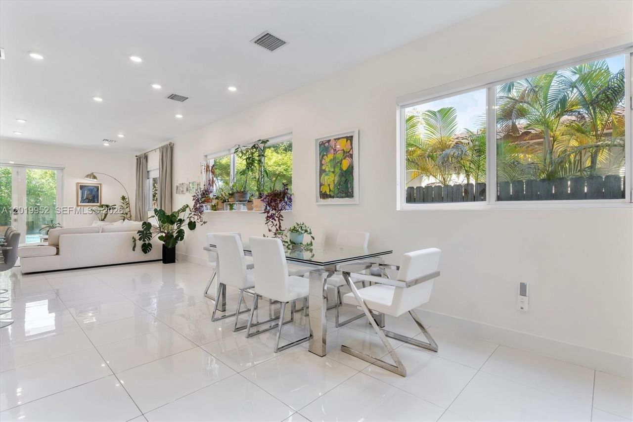 2920 SW 25th Ter, Unit B, Miami, FL 33133 Photo