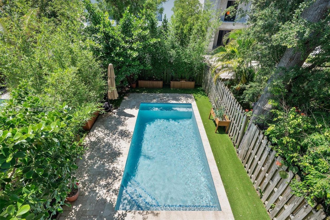 2920 SW 25th Ter, Unit B, Miami, FL 33133 Photo