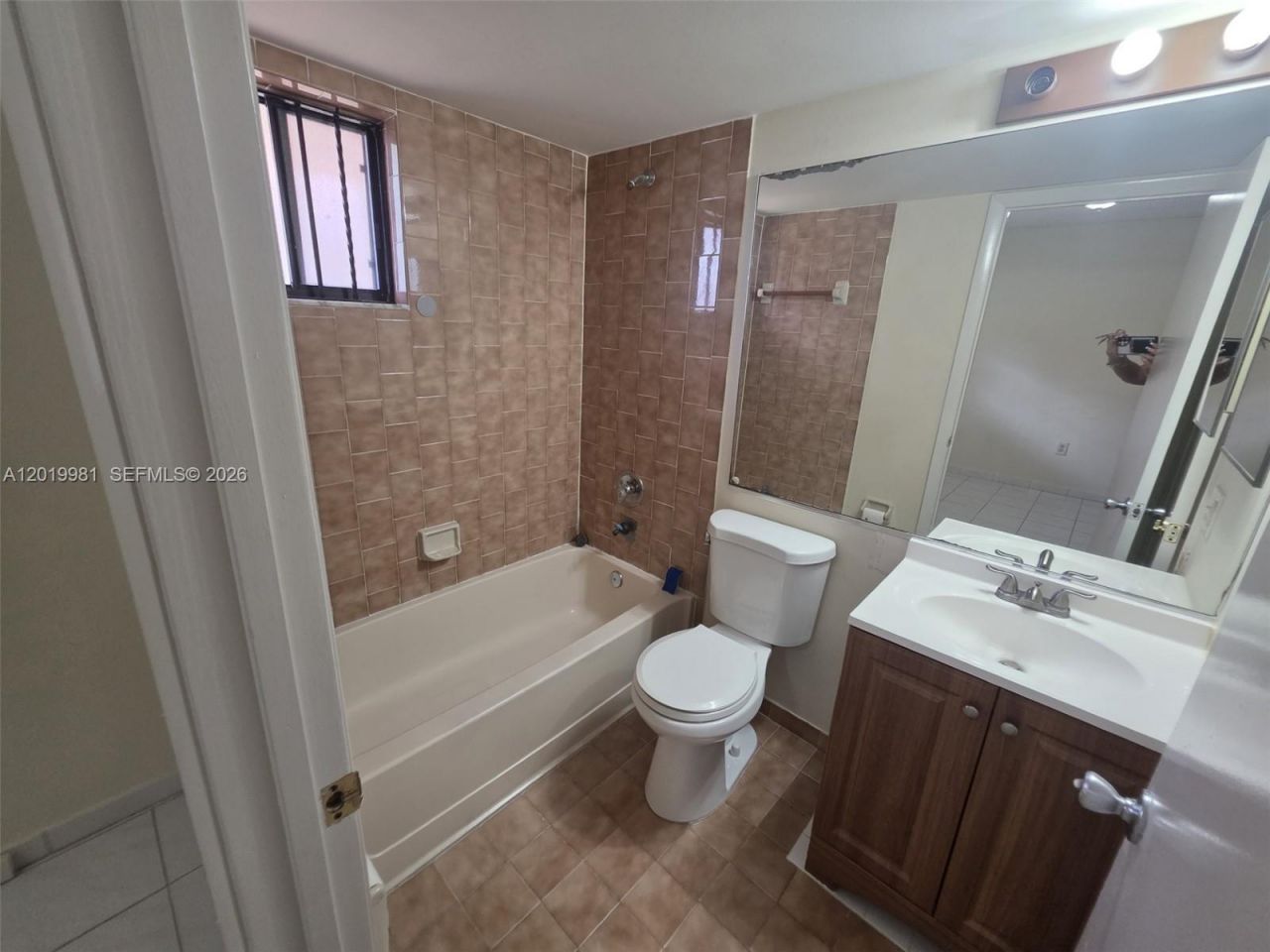 5500 W 21st Ct, Unit 306, Hialeah, FL 33016 Photo