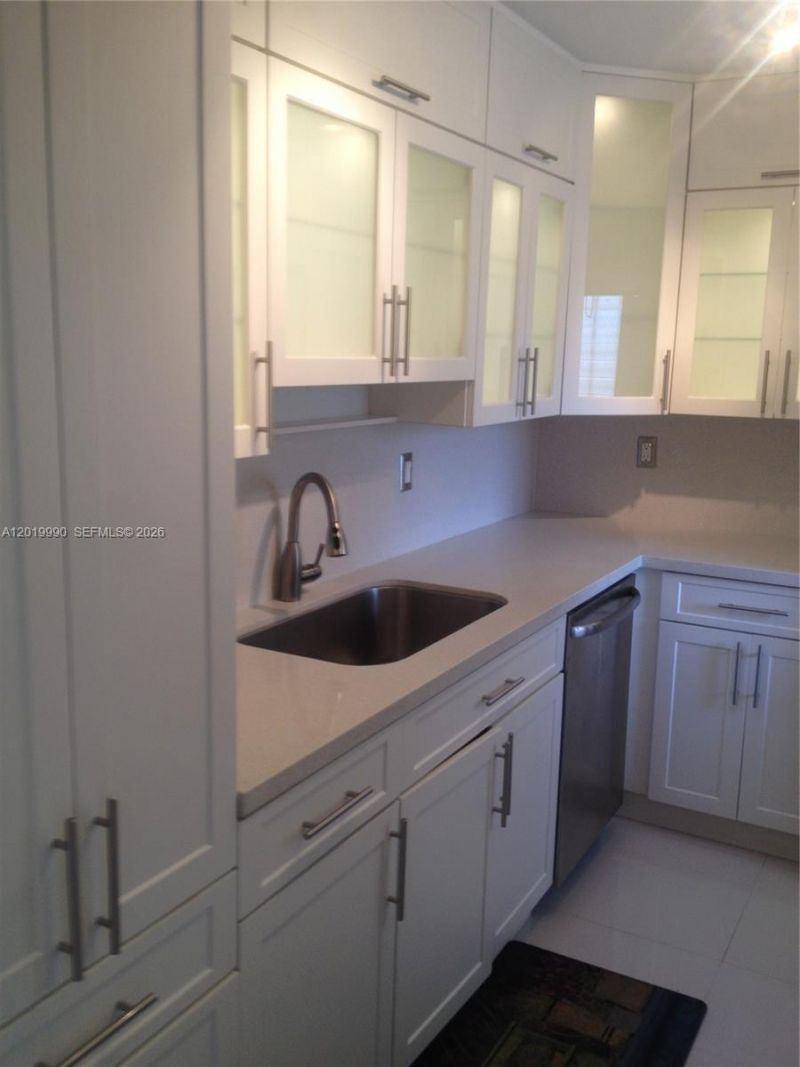 6855 Edgewater Dr, Unit 3DN, Coral Gables, FL 33133 Photo