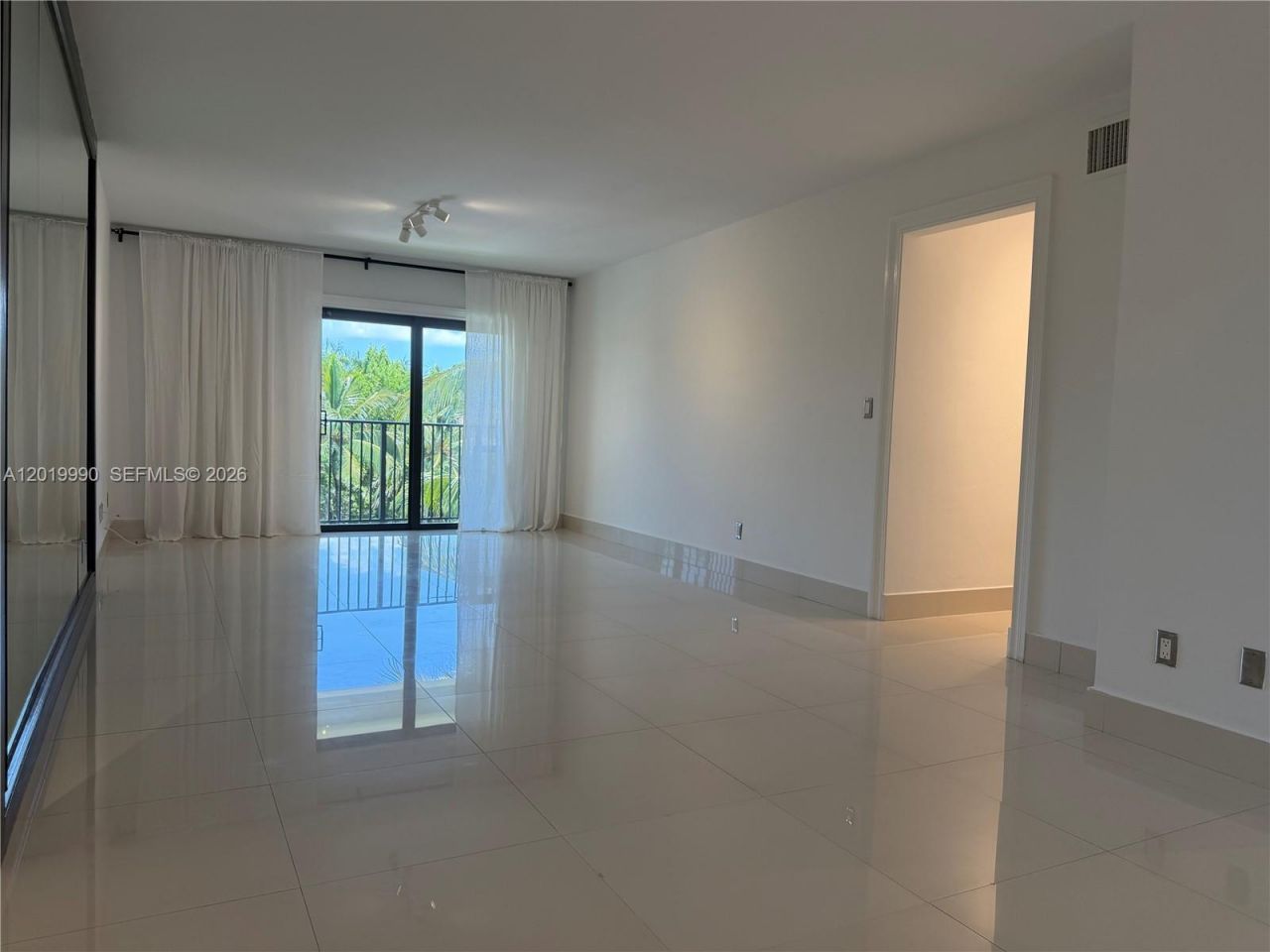 6855 Edgewater Dr, Unit 3DN, Coral Gables, FL 33133 Photo