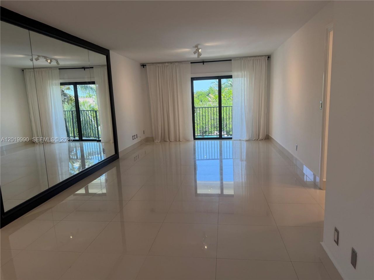 6855 Edgewater Dr, Unit 3DN, Coral Gables, FL 33133 Photo