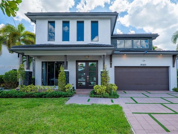 16050 NW 87th Ct , Miami Lakes, FL 33018