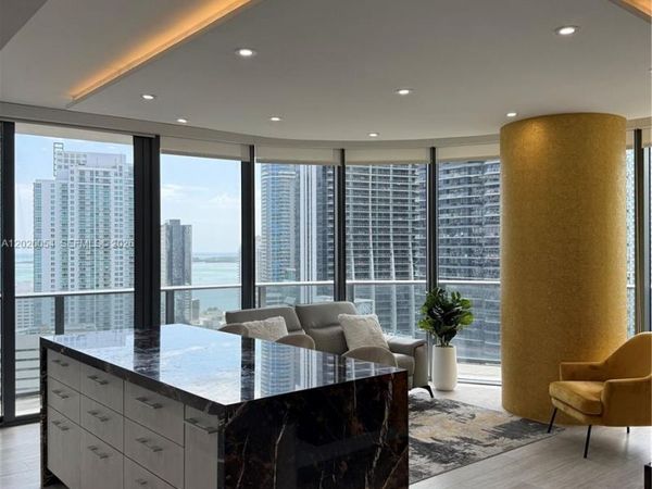 55 SW 9th St , Unit 2703, Miami, FL 33130