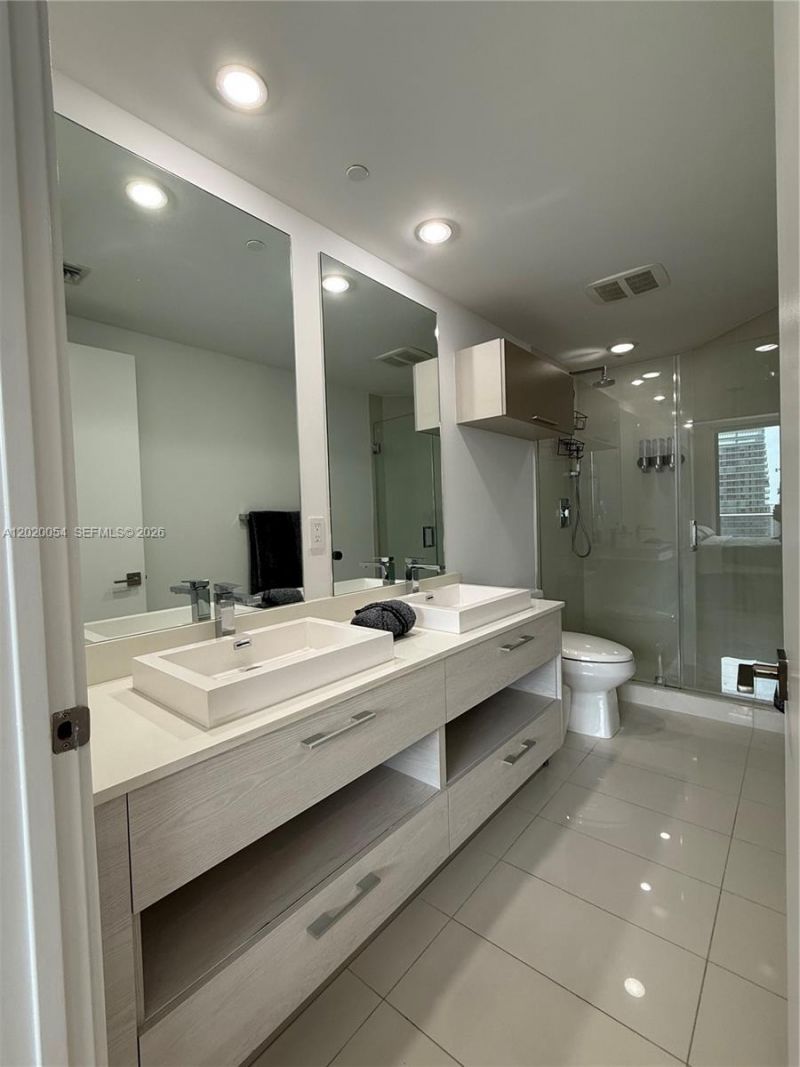 55 SW 9th St , Unit 2703, Miami, FL 33130 Photo