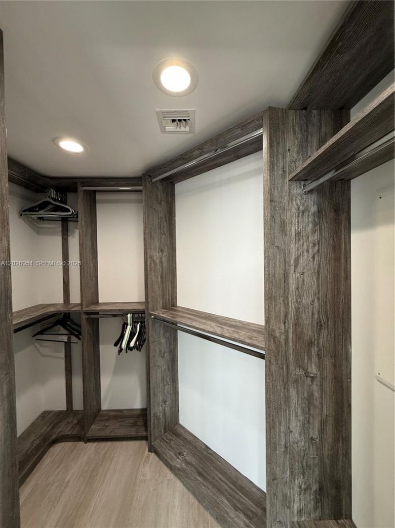 55 SW 9th St , Unit 2703, Miami, FL 33130 Photo
