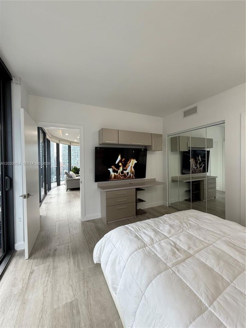 55 SW 9th St , Unit 2703, Miami, FL 33130 Photo