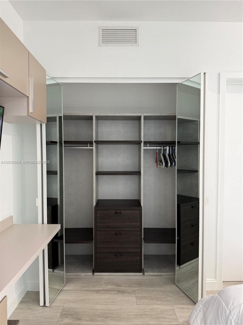 55 SW 9th St , Unit 2703, Miami, FL 33130 Photo