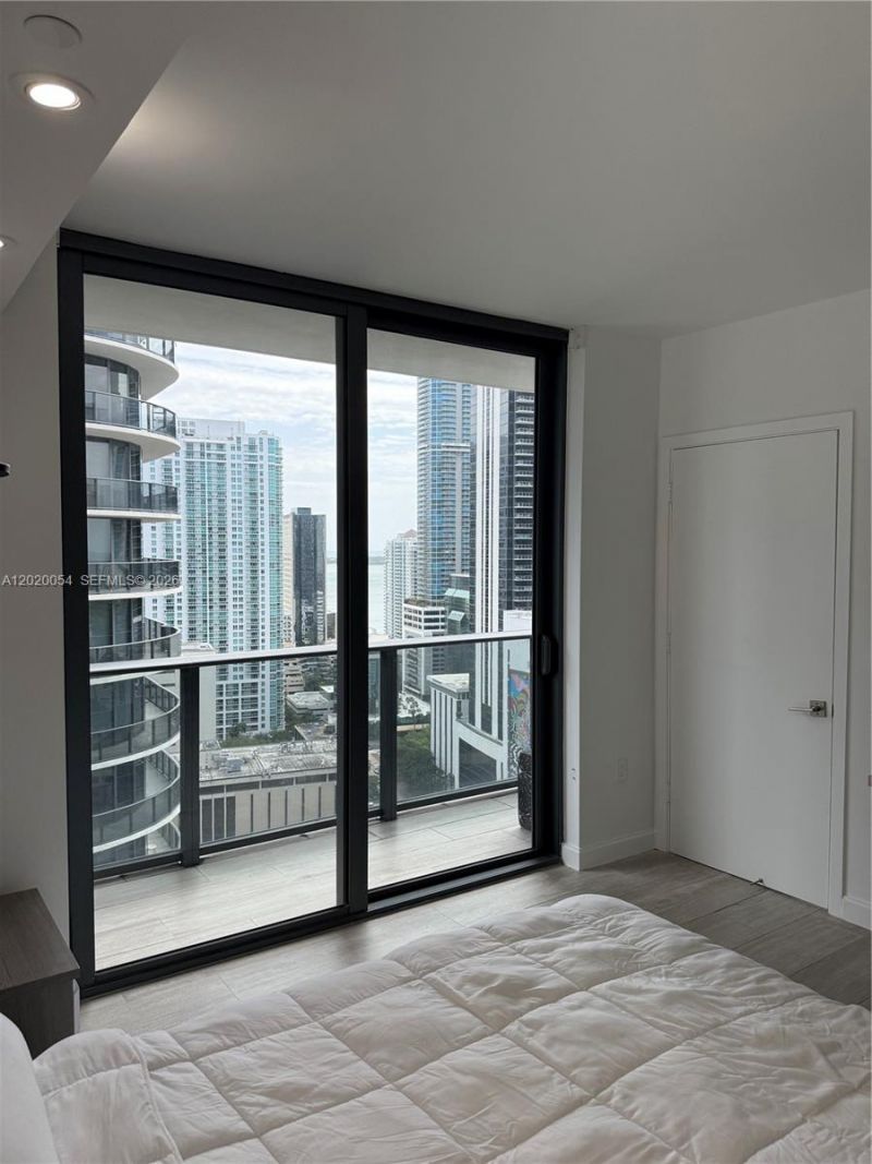 55 SW 9th St , Unit 2703, Miami, FL 33130 Photo