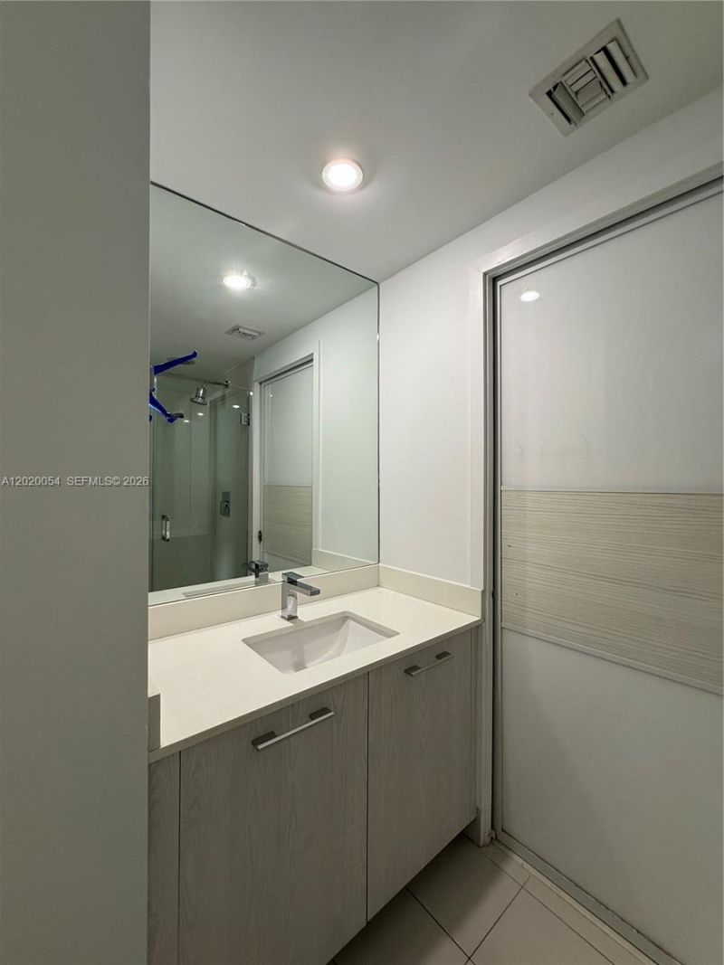 55 SW 9th St , Unit 2703, Miami, FL 33130 Photo