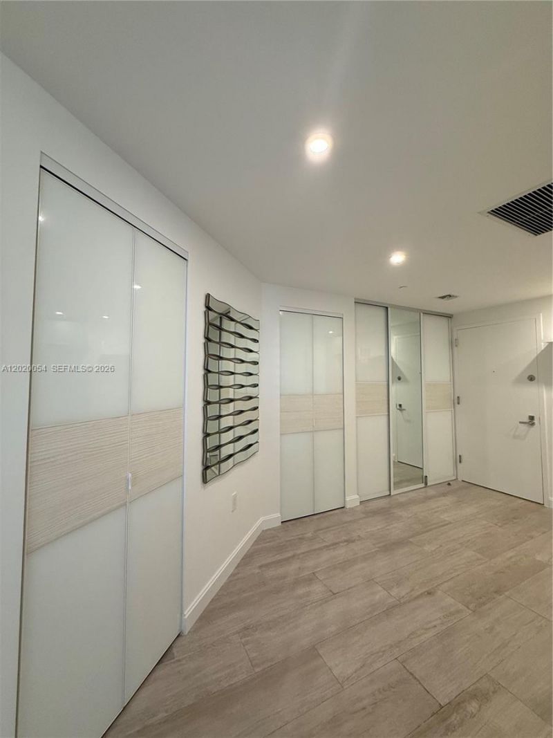 55 SW 9th St , Unit 2703, Miami, FL 33130 Photo