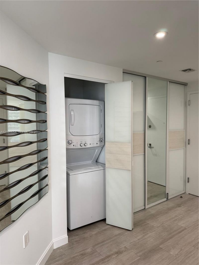 55 SW 9th St , Unit 2703, Miami, FL 33130 Photo