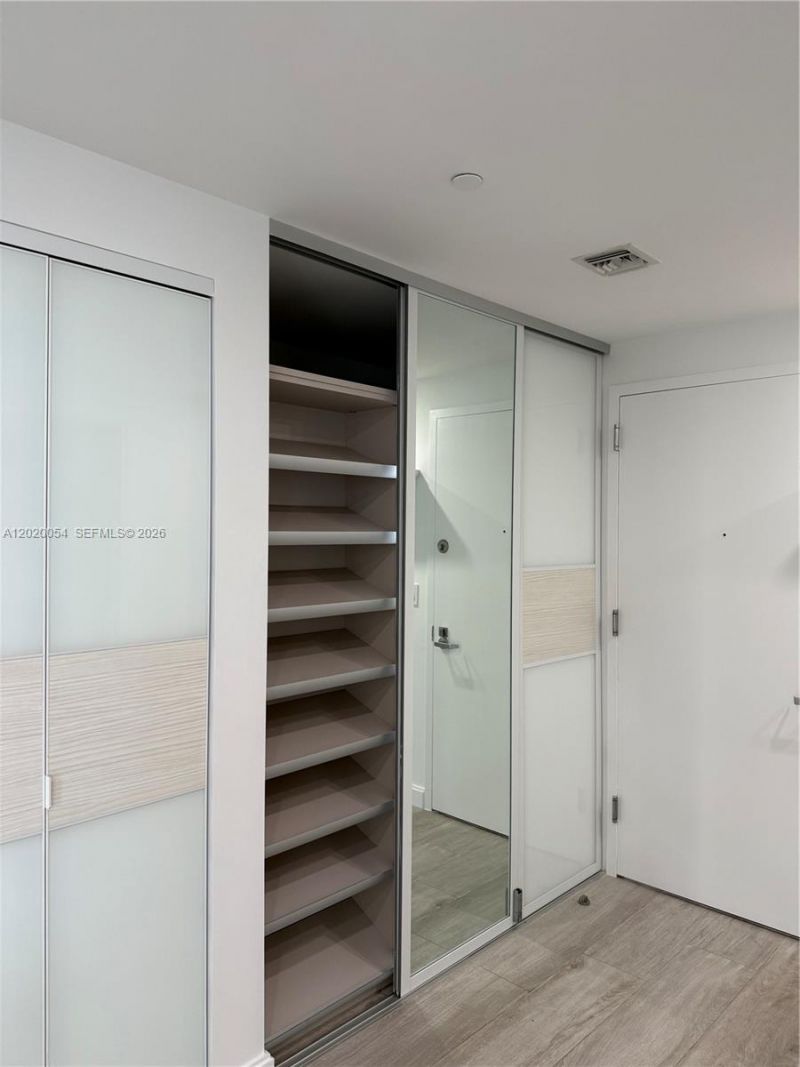 55 SW 9th St , Unit 2703, Miami, FL 33130 Photo
