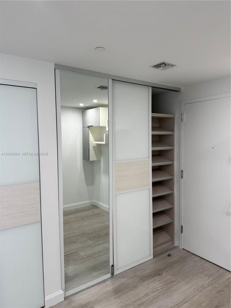 55 SW 9th St , Unit 2703, Miami, FL 33130 Photo