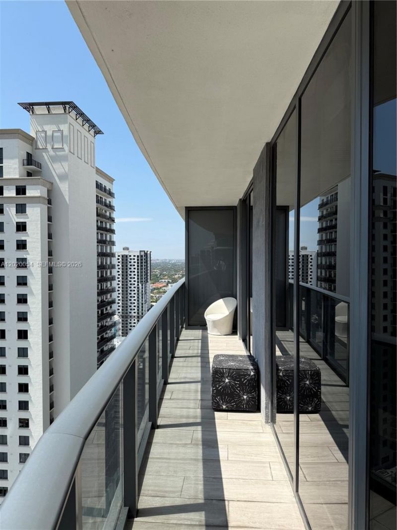 55 SW 9th St , Unit 2703, Miami, FL 33130 Photo