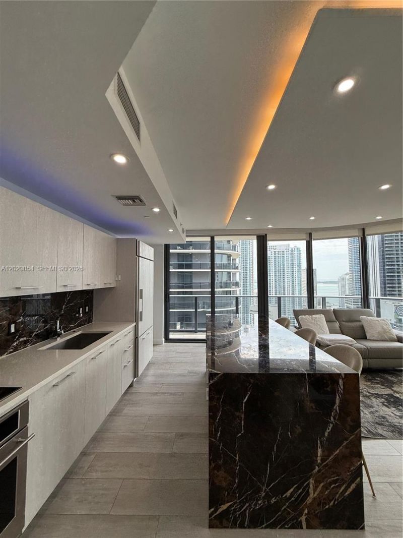 55 SW 9th St , Unit 2703, Miami, FL 33130 Photo