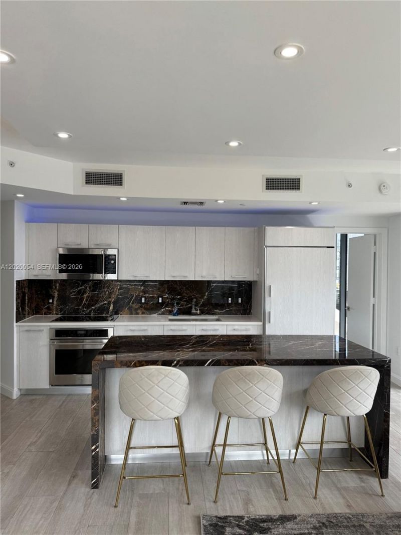 55 SW 9th St , Unit 2703, Miami, FL 33130 Photo