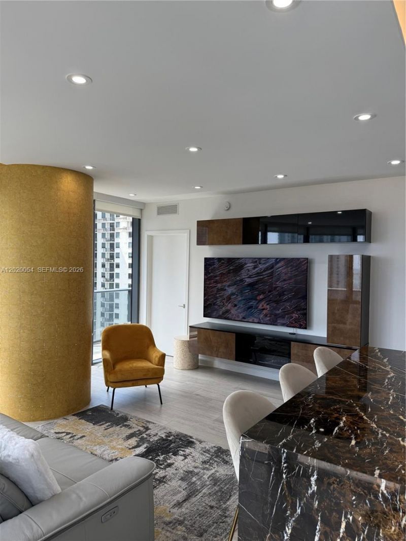 55 SW 9th St , Unit 2703, Miami, FL 33130 Photo