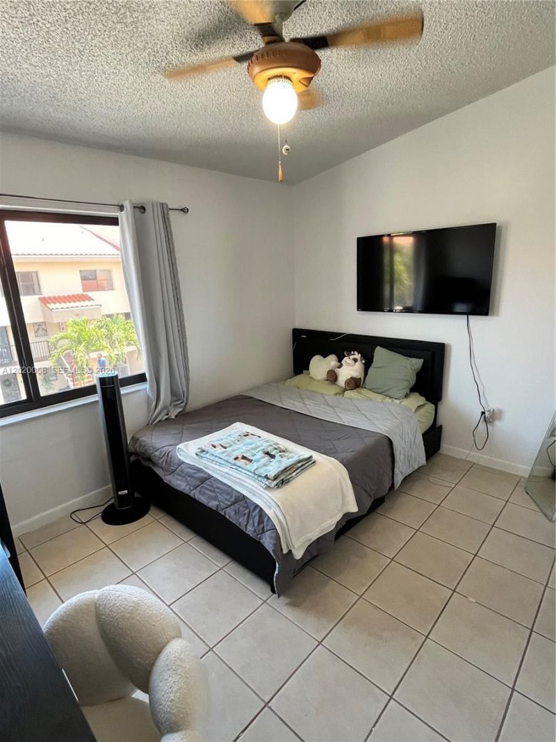 5580 W 26th Ct , Unit 204, Hialeah, FL 33016 Photo