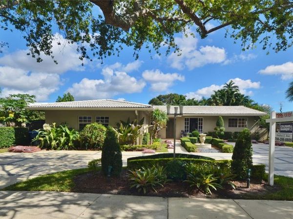 14001 Cypress Ct, Miami Lakes, FL 33014