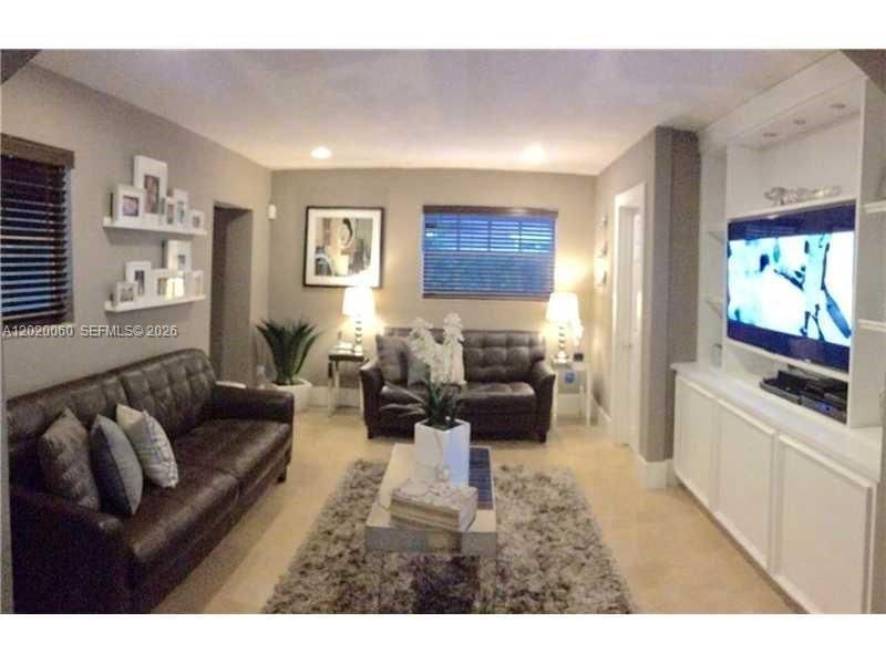 14001 Cypress Ct, Miami Lakes, FL 33014 Photo