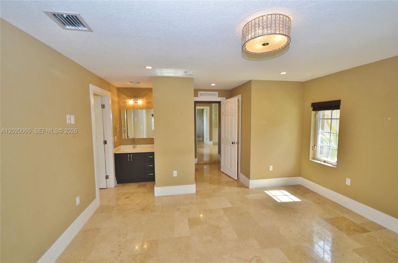 14001 Cypress Ct, Miami Lakes, FL 33014 Photo
