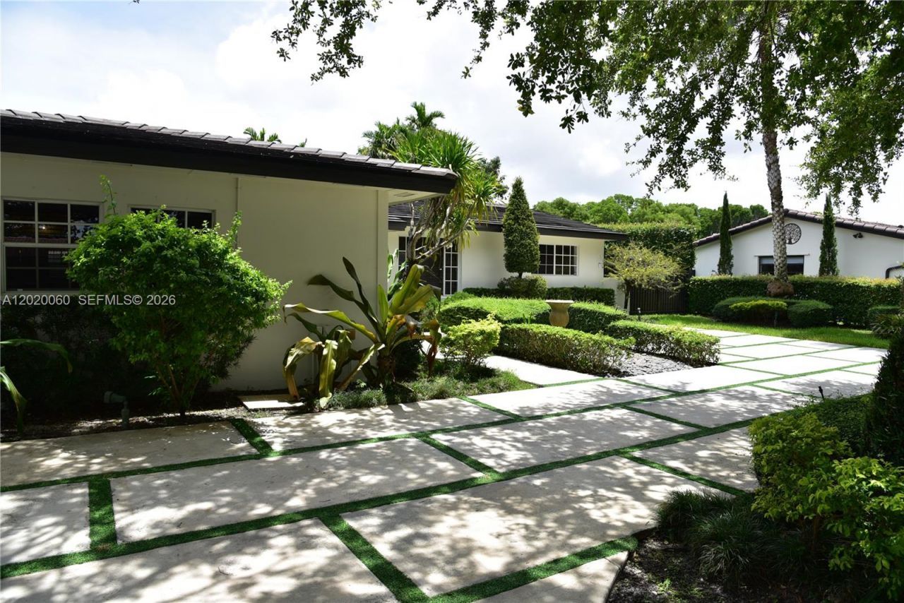 14001 Cypress Ct, Miami Lakes, FL 33014 Photo