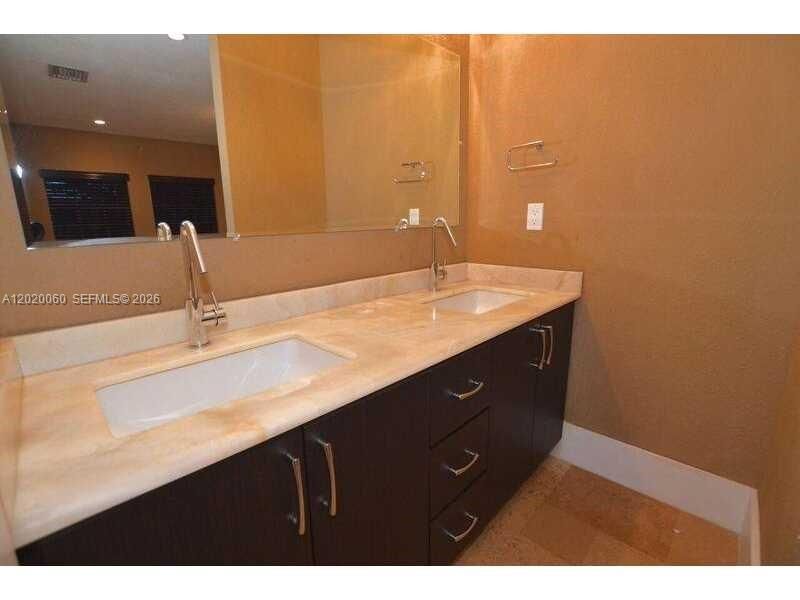 14001 Cypress Ct, Miami Lakes, FL 33014 Photo