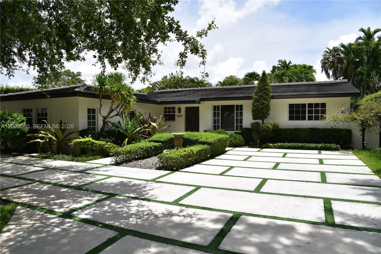 14001 Cypress Ct, Miami Lakes, FL 33014 Photo