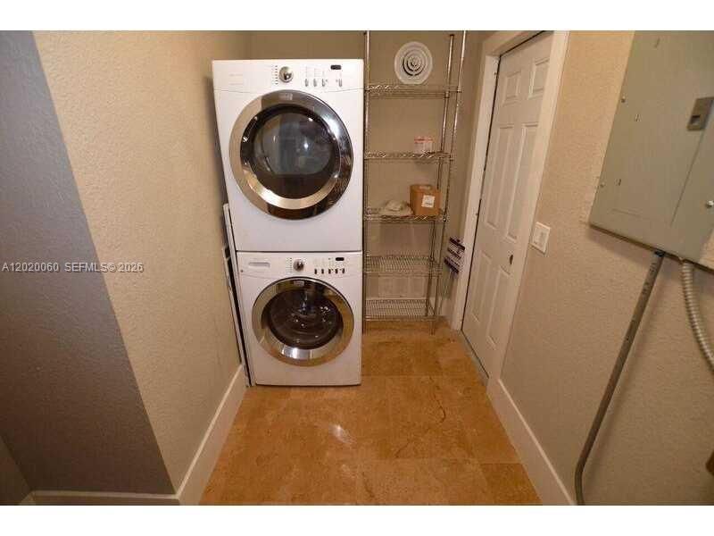 14001 Cypress Ct, Miami Lakes, FL 33014 Photo