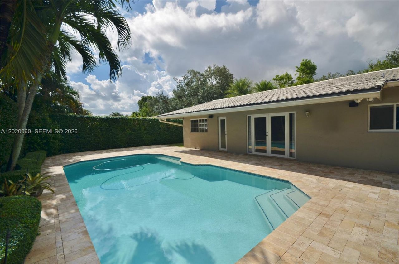 14001 Cypress Ct, Miami Lakes, FL 33014 Photo