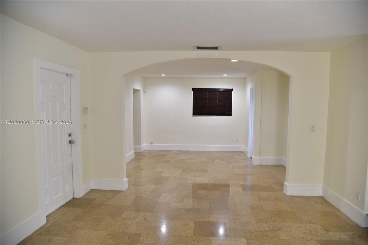14001 Cypress Ct, Miami Lakes, FL 33014 Photo