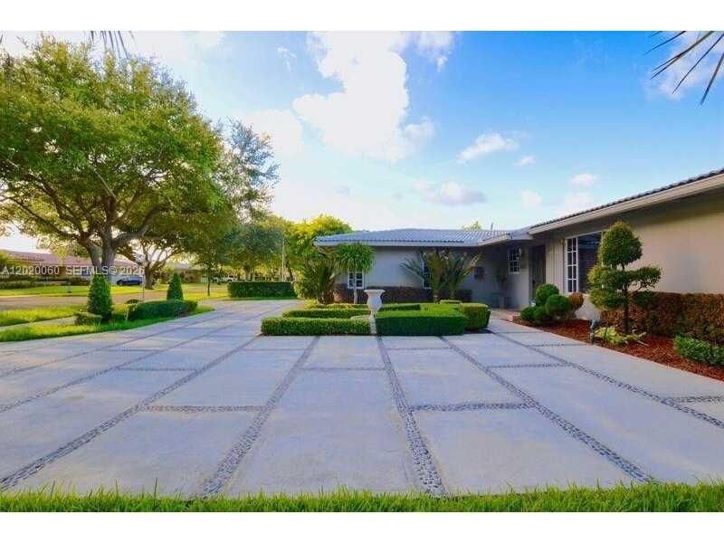 14001 Cypress Ct, Miami Lakes, FL 33014 Photo