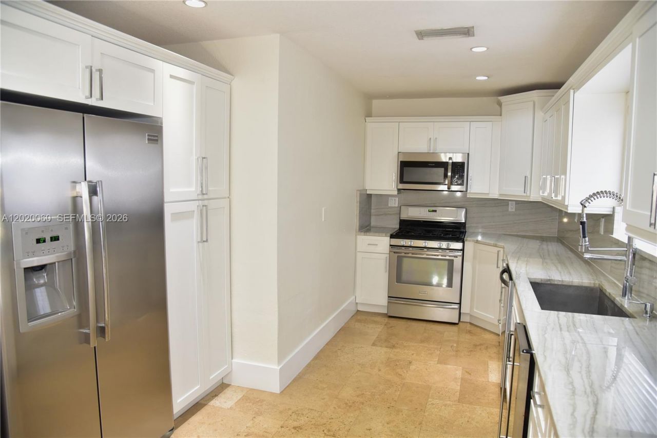 14001 Cypress Ct, Miami Lakes, FL 33014 Photo